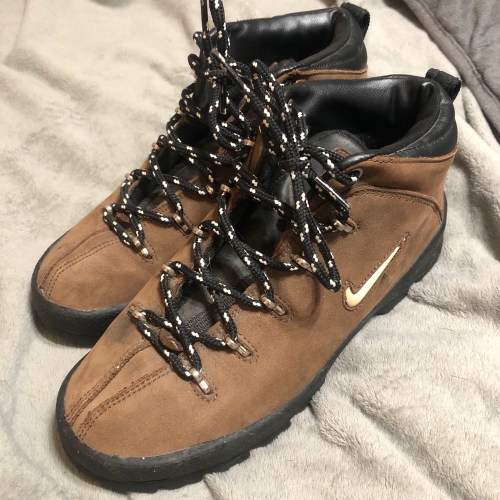 COPY - Nike acg boots